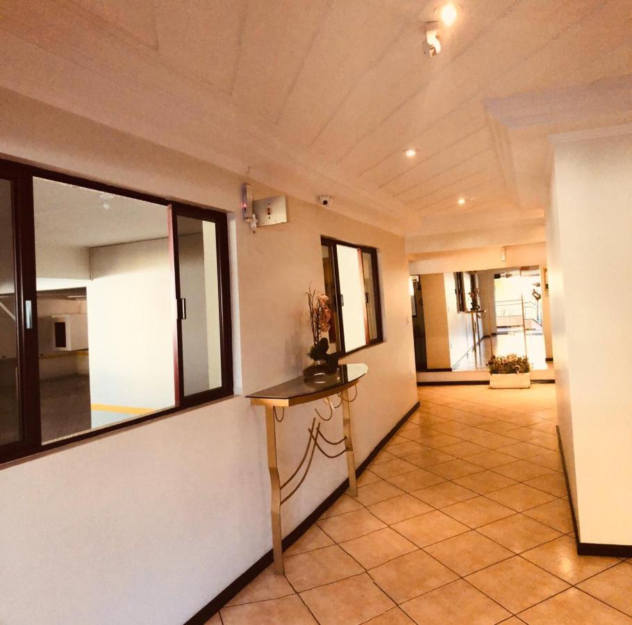 Apartamento Meia Praia - Итапема Екстериор снимка