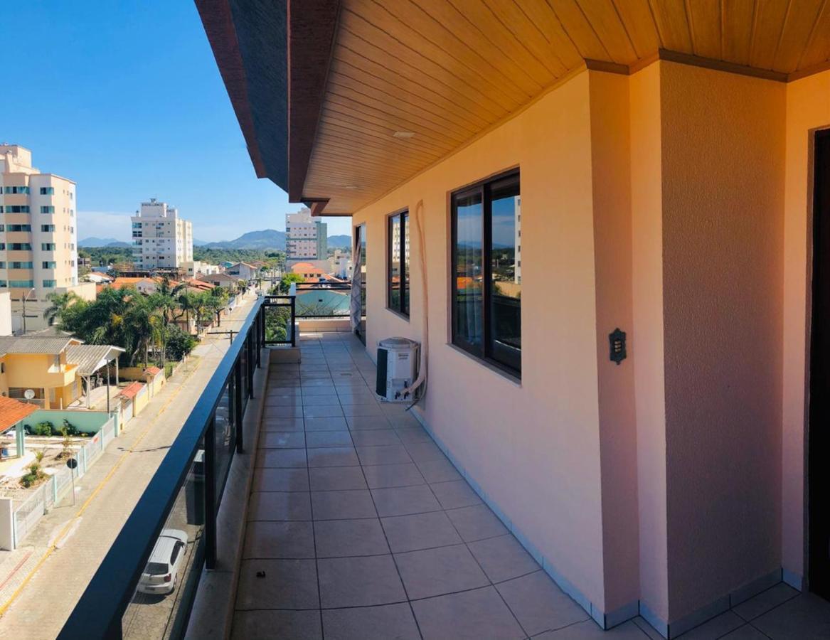 Apartamento Meia Praia - Итапема Екстериор снимка